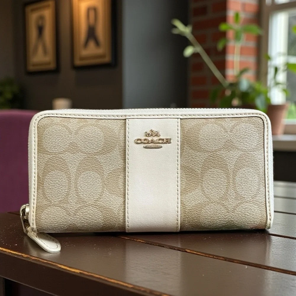 Coach Signature Accordion Zip Around Wallet F54630 Khaki Chalk